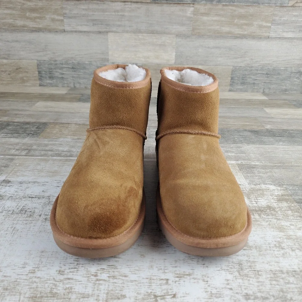 Koolaburra by UGG Koola Mini II Womens Boots Sz 9 Chestnut Suede Slip On Mid Top